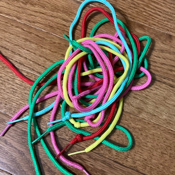 Wintertime & Christmas Lacing Shapes (set of 15) - Picture 10 of 11